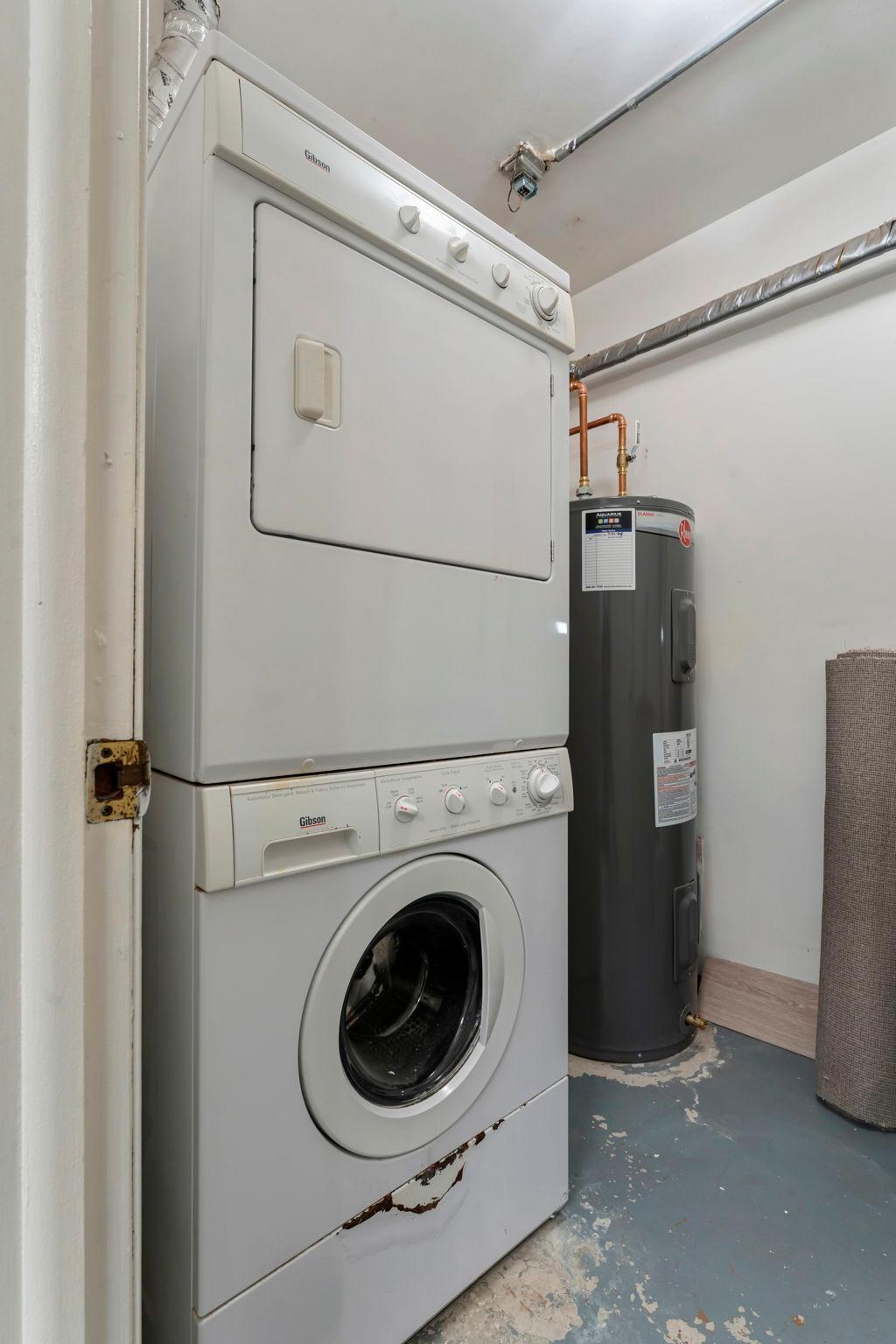 1844 Zanzibar Lane N