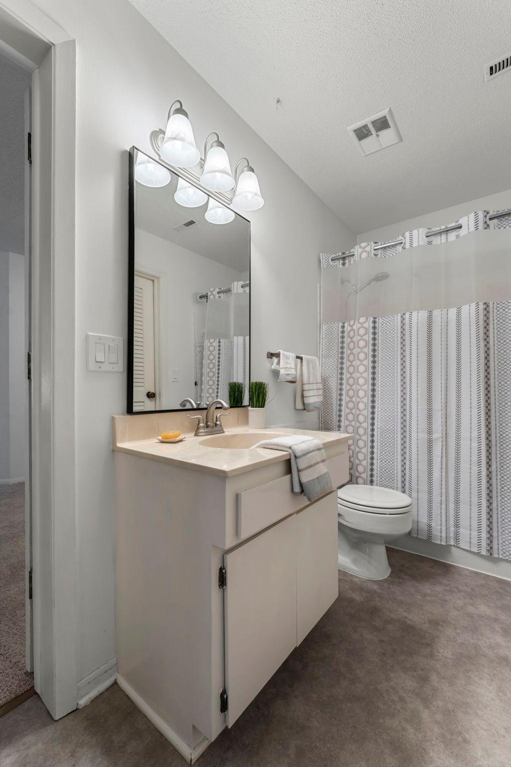 1844 Zanzibar Lane N