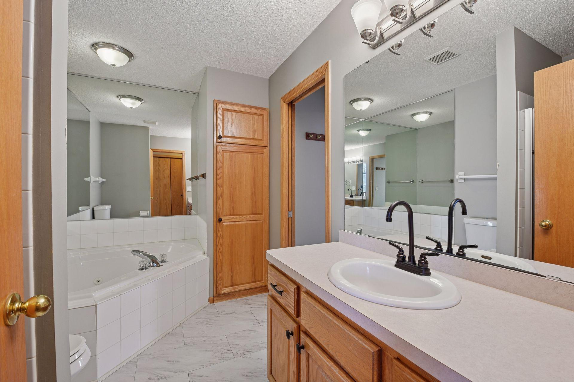 1477 Creekside Drive