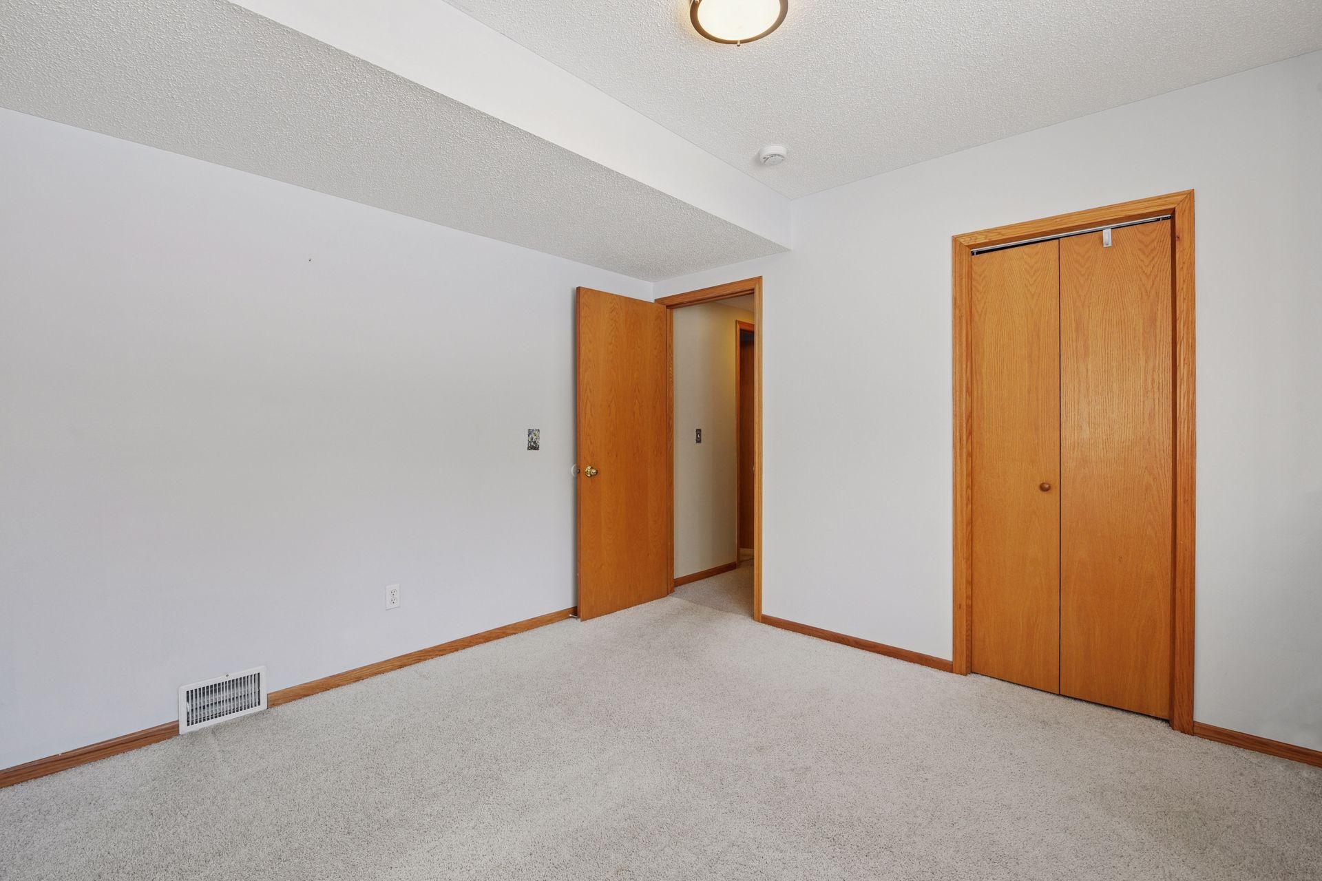 1477 Creekside Drive