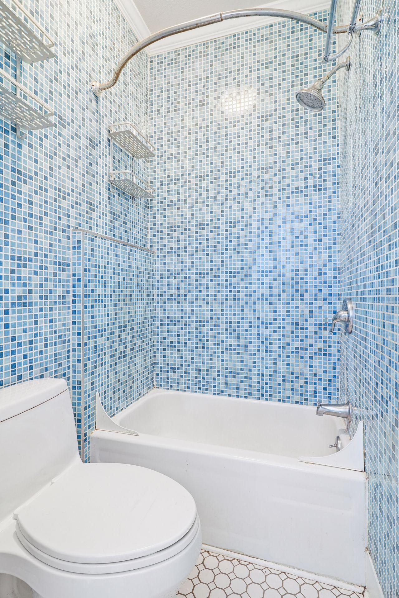 4104 Bryant Avenue S Unit: 202