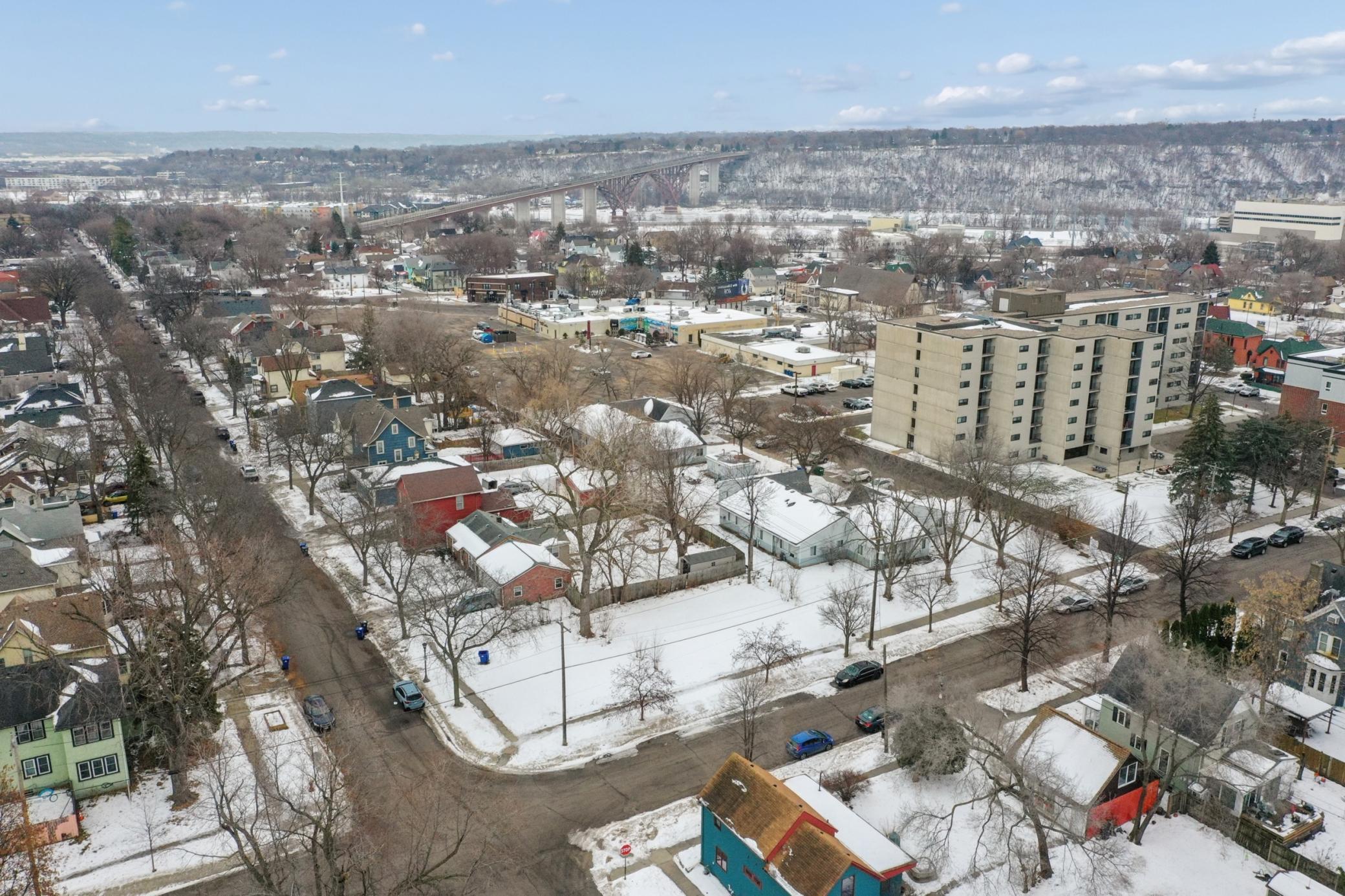 132 Western Avenue S