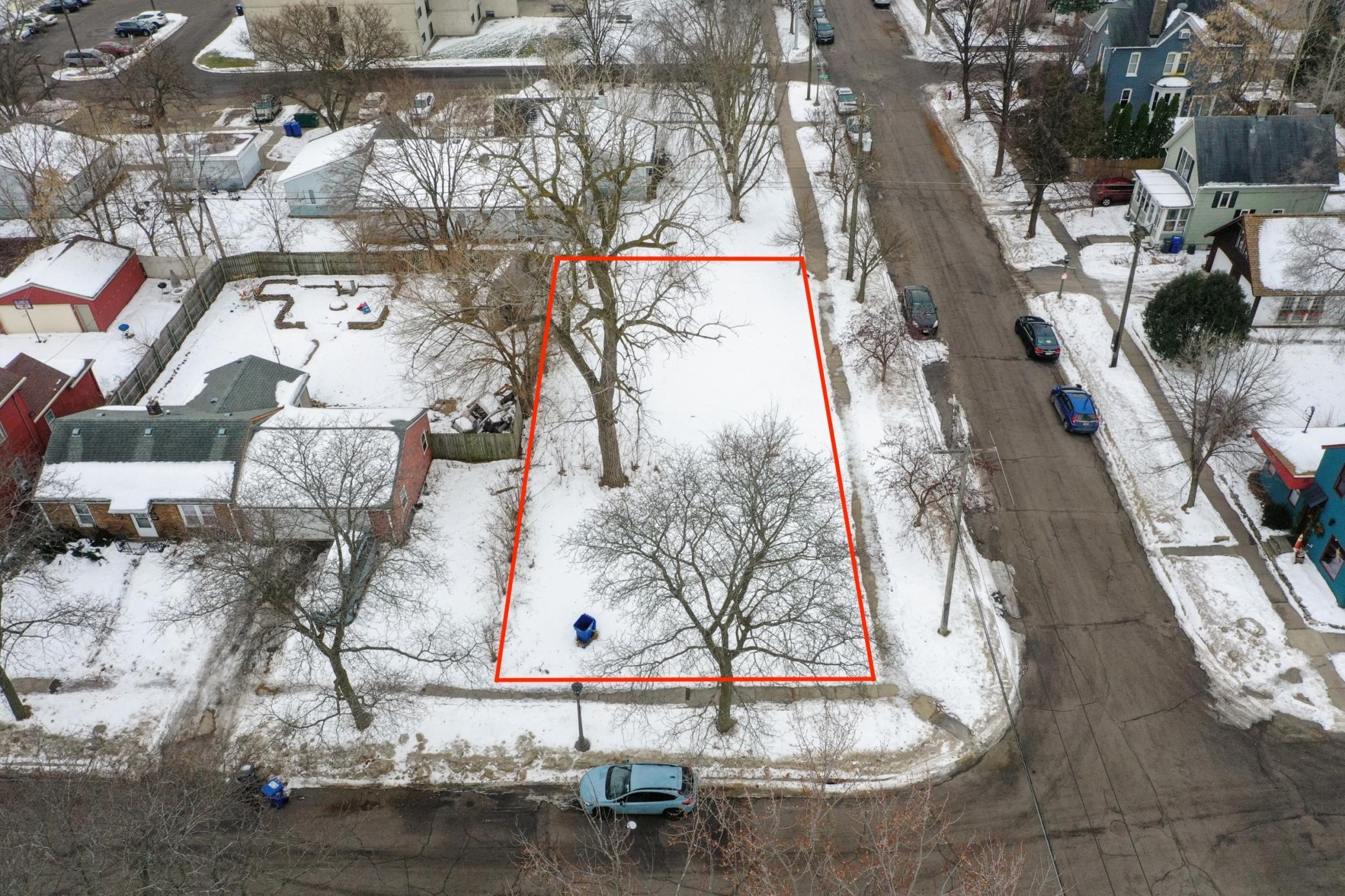 132 Western Avenue S