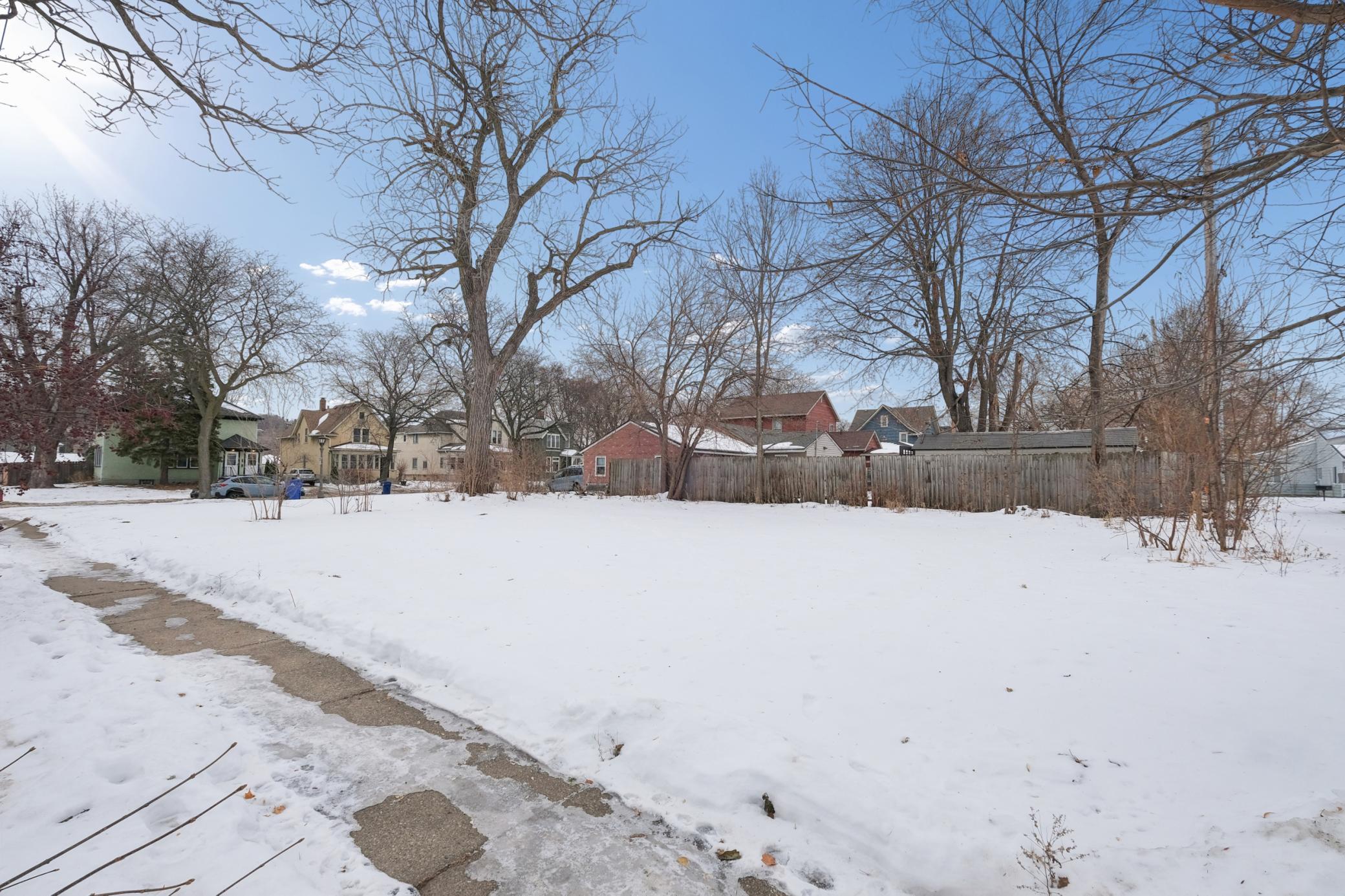 132 Western Avenue S