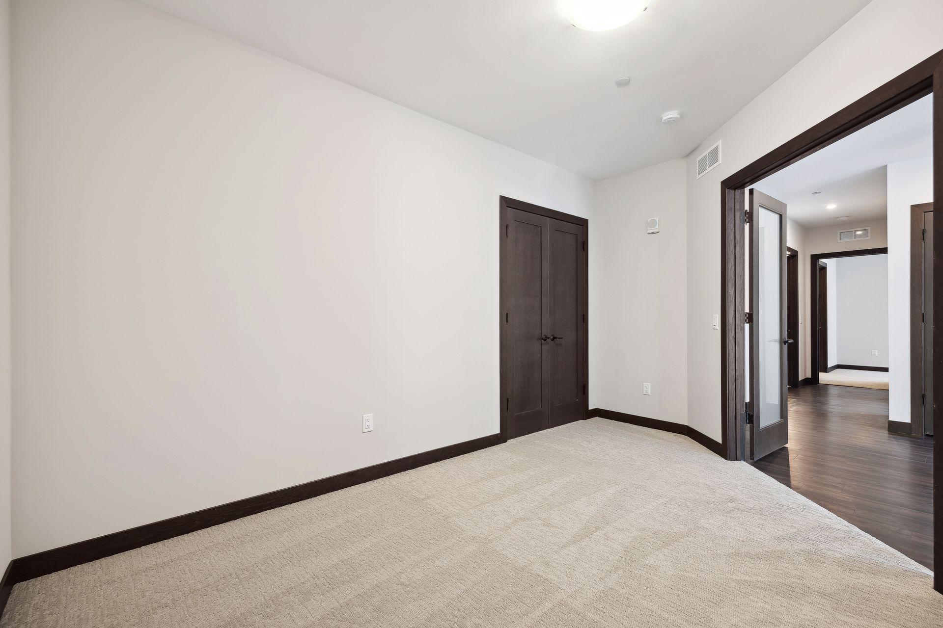 253 Lake Street E Unit: 309