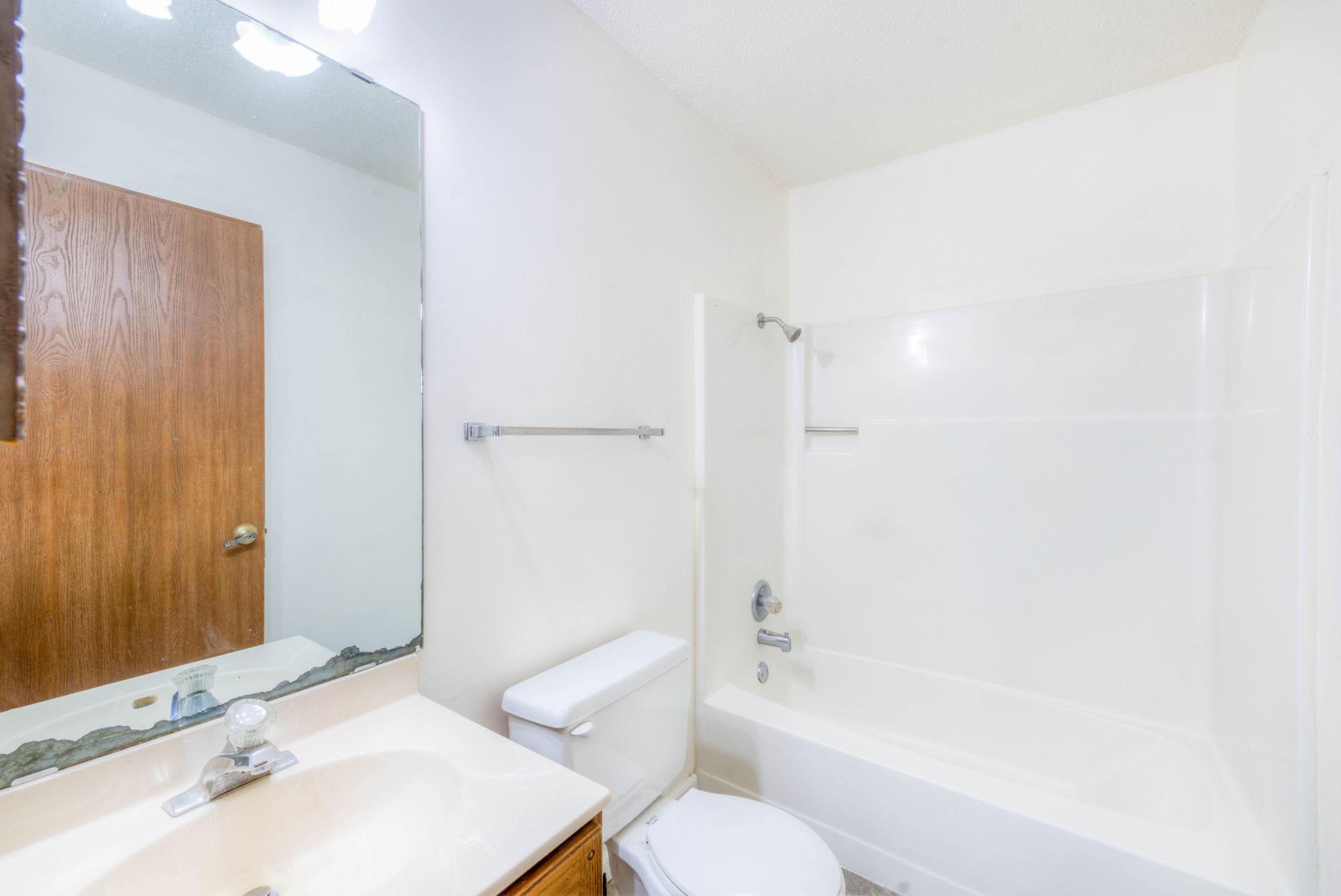 18 NE Schmitz Street