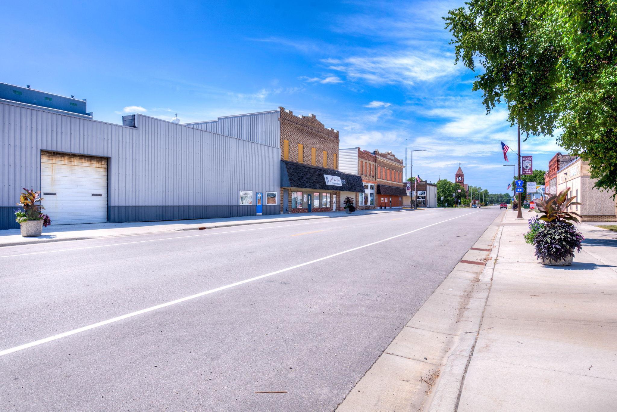 18 NE Schmitz Street