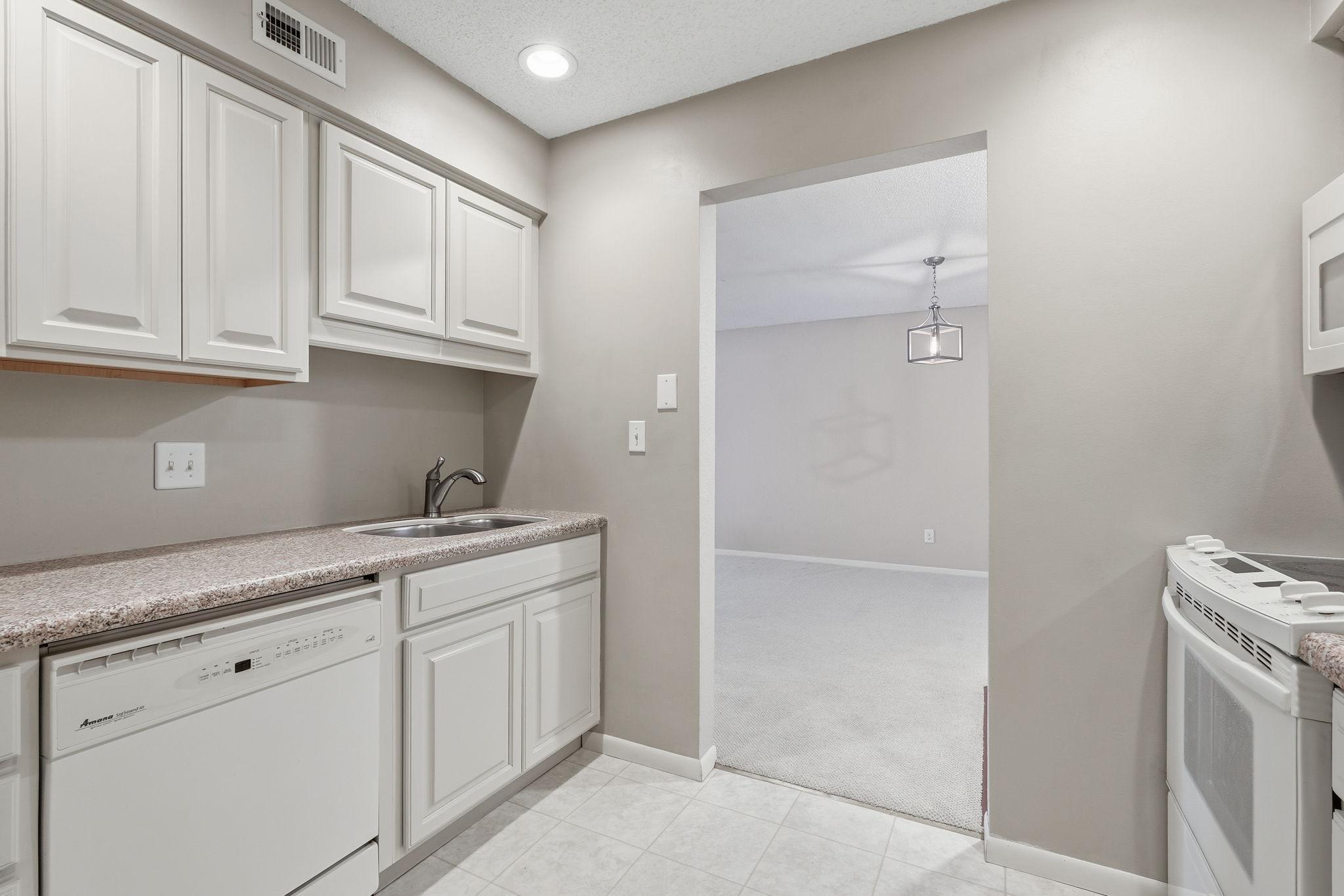 2670 Oxford Street N Unit: 202