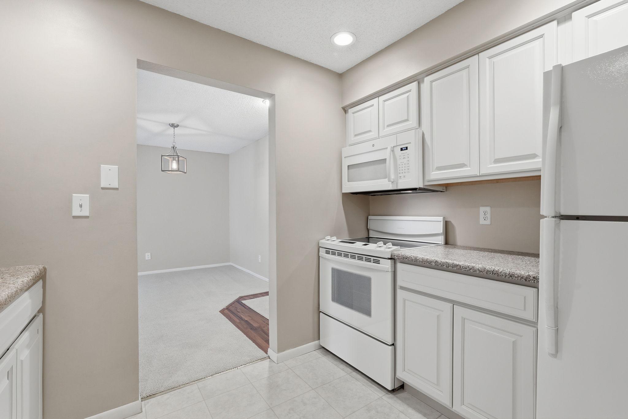 2670 Oxford Street N Unit: 202