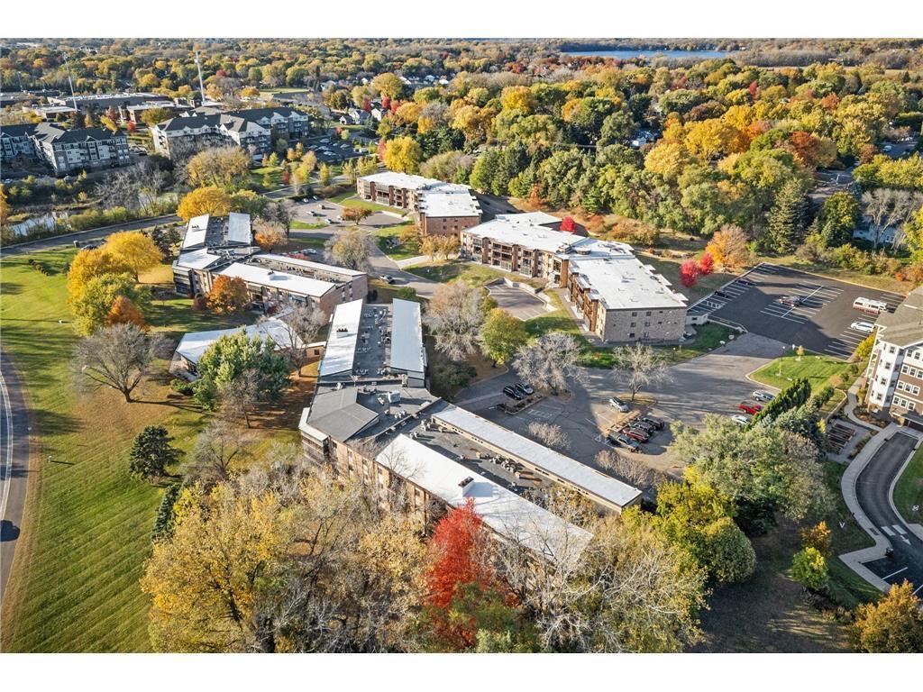 2670 Oxford Street N Unit: 202