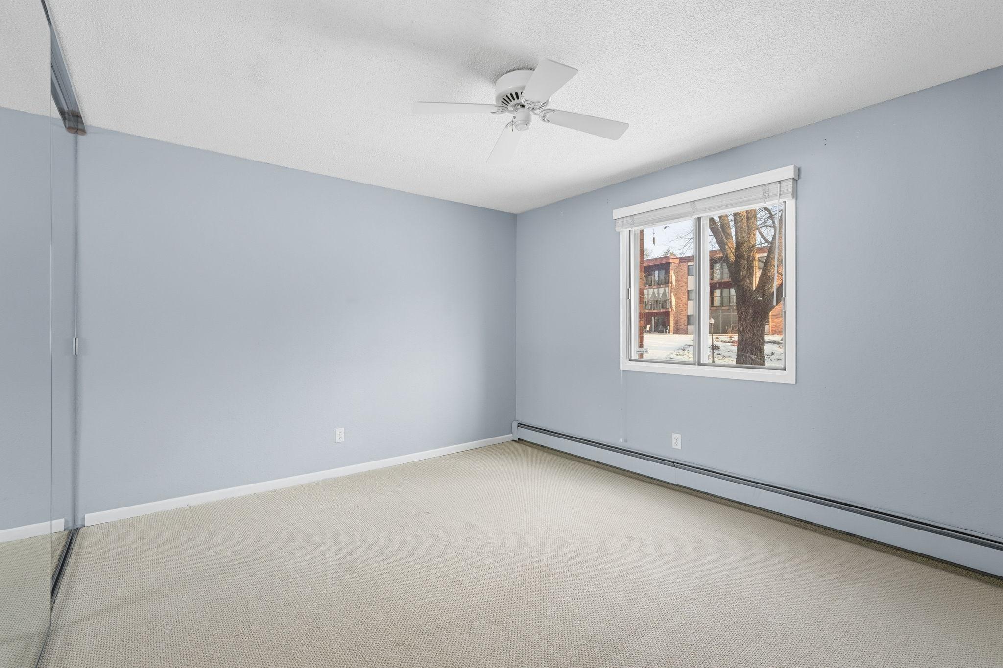 2670 Oxford Street N Unit: 202