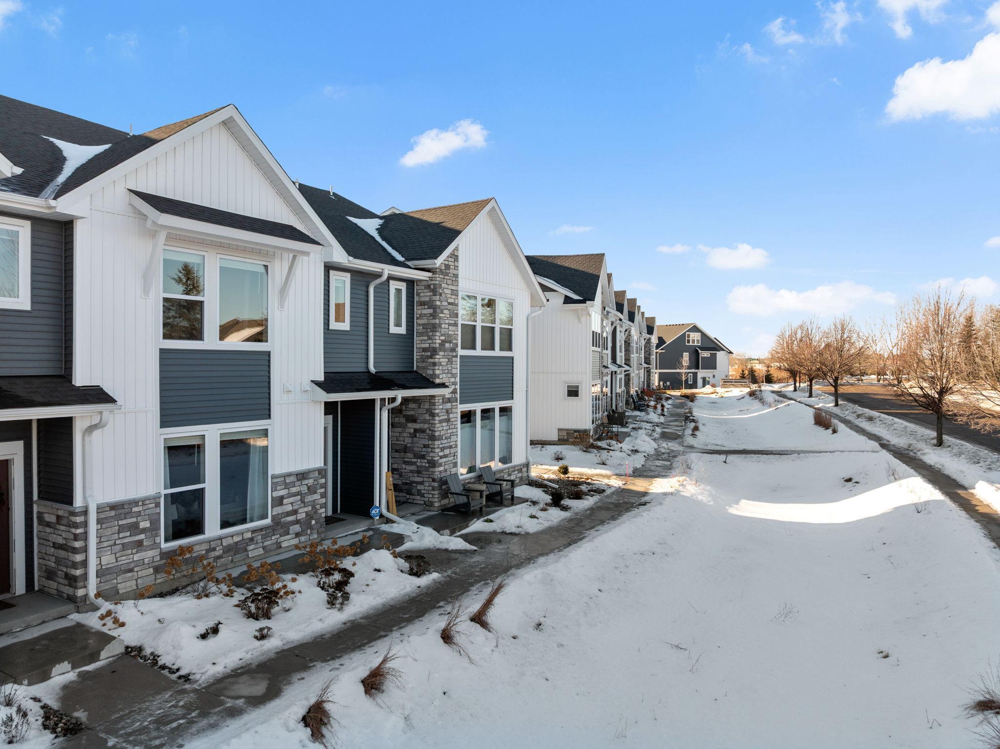 2422 N Blossom Circle