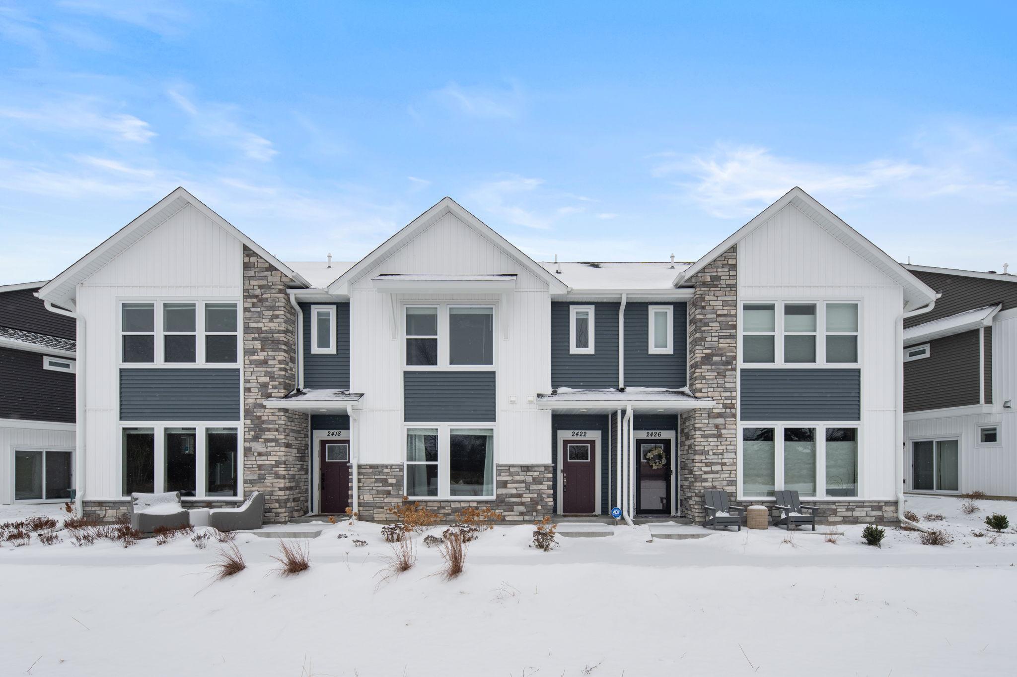 2422 N Blossom Circle