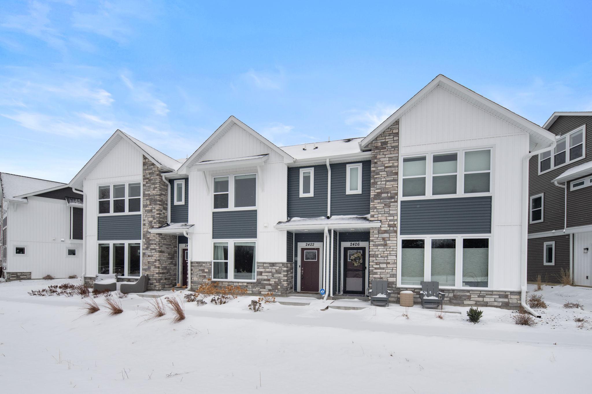 2422 N Blossom Circle