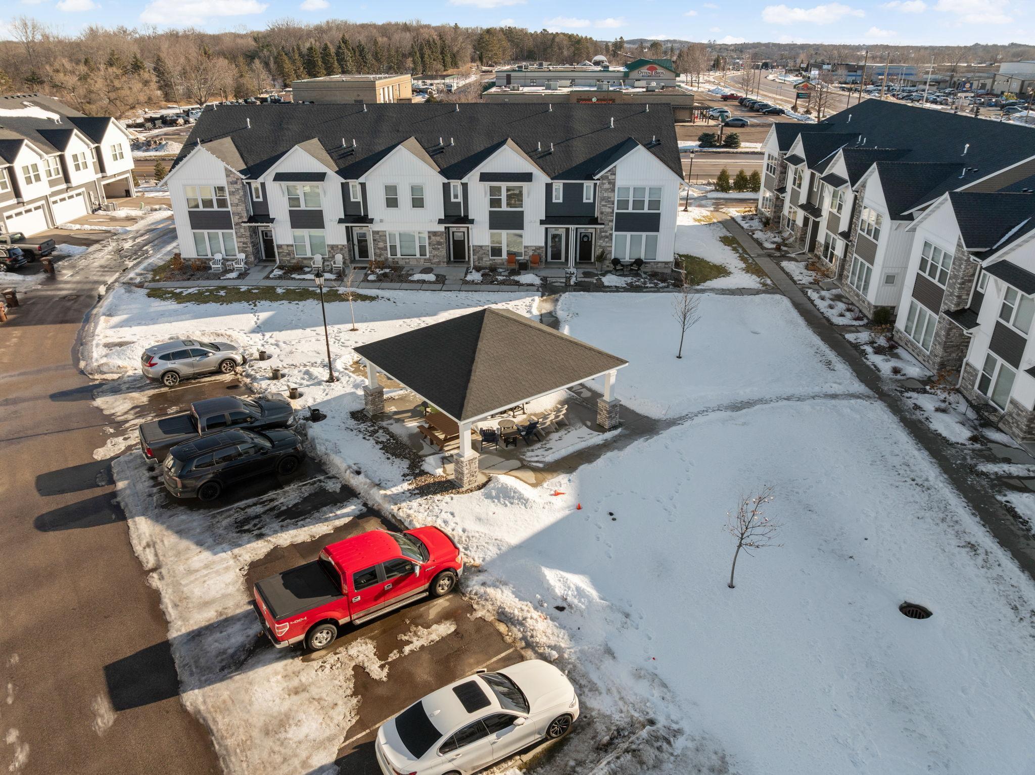 2422 N Blossom Circle