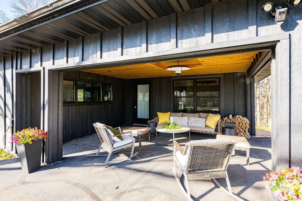 20380 Crystal Springs Loop