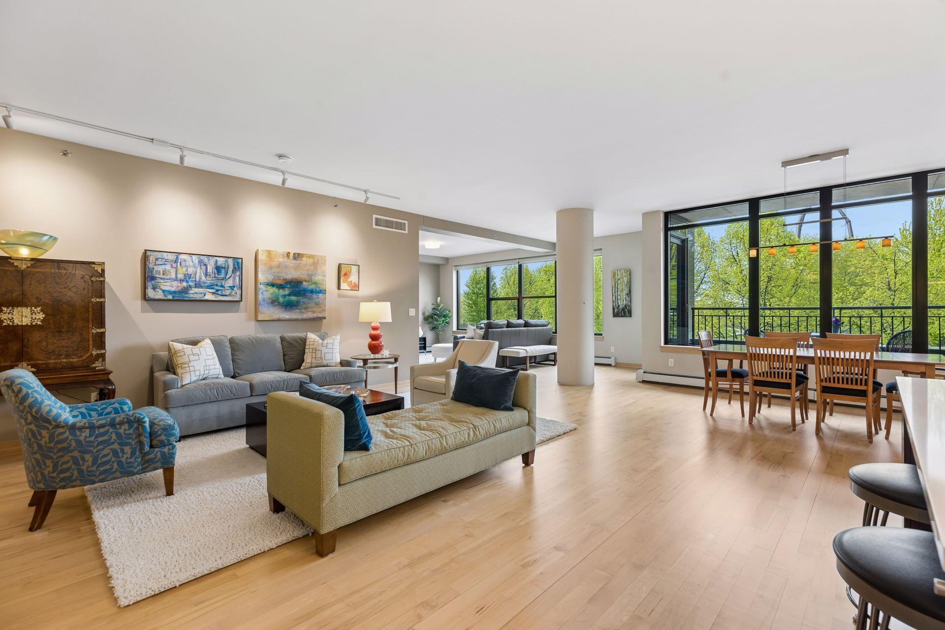 215 10th Avenue S Unit: 212