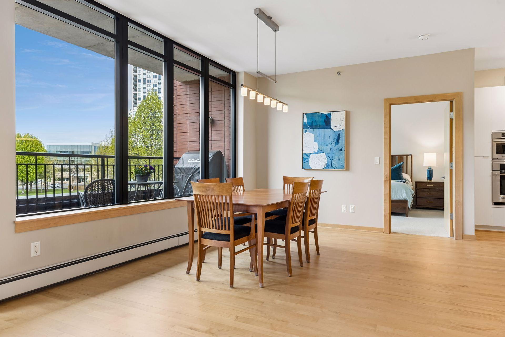 215 10th Avenue S Unit: 212