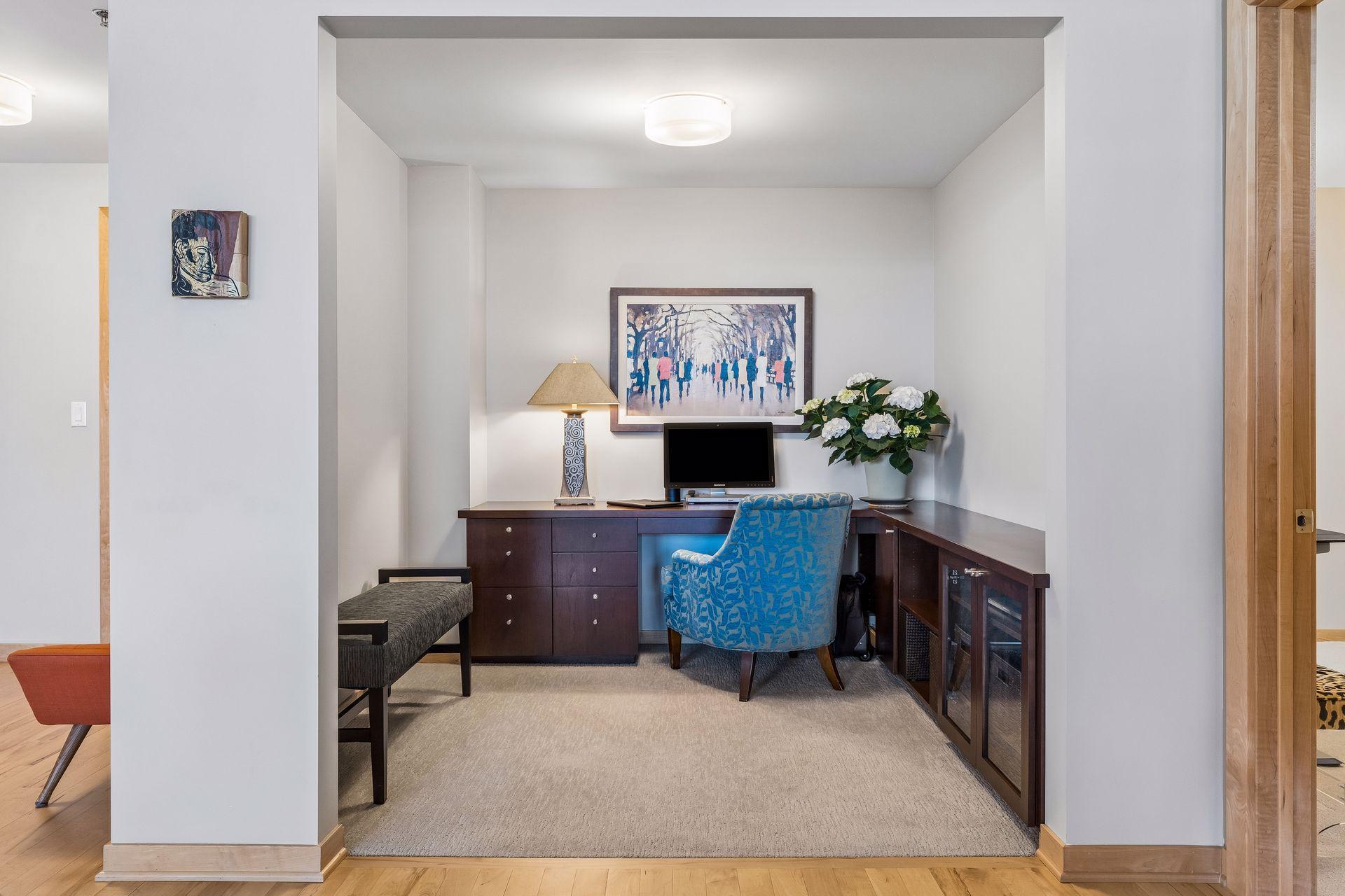 215 10th Avenue S Unit: 212