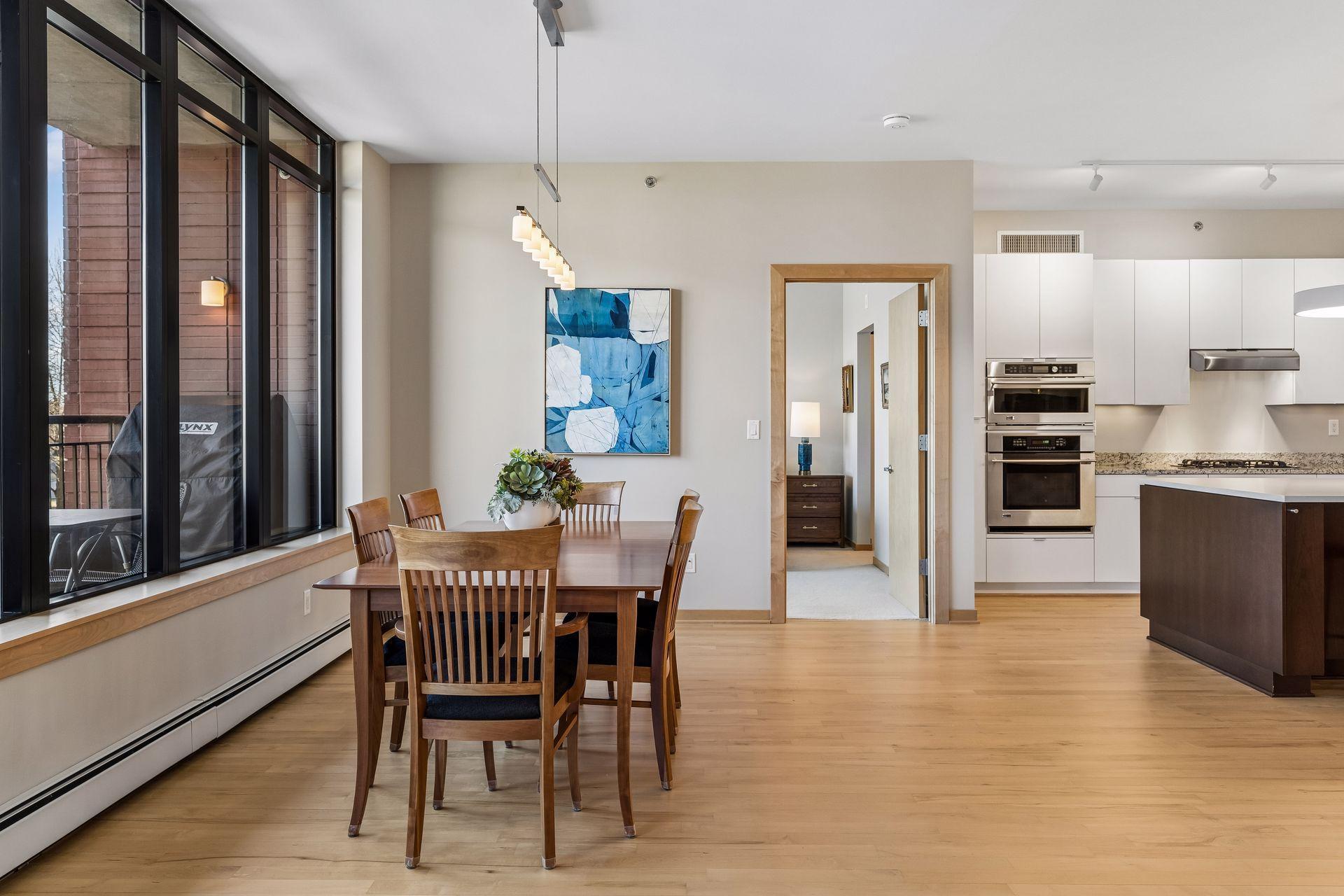 215 10th Avenue S Unit: 212