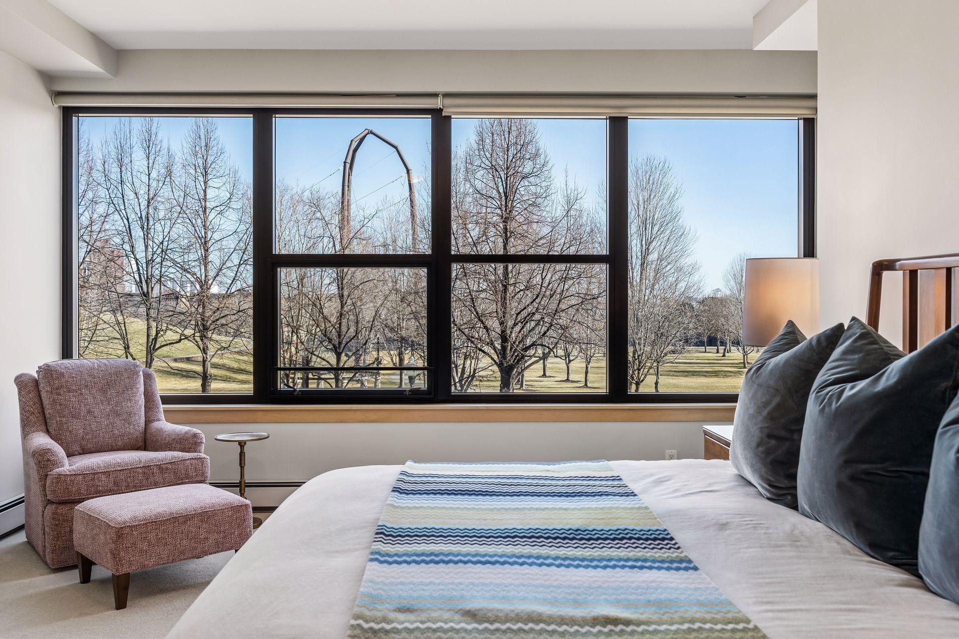 215 10th Avenue S Unit: 212