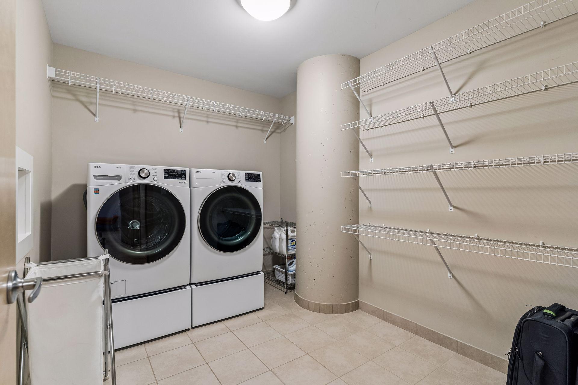 215 10th Avenue S Unit: 212