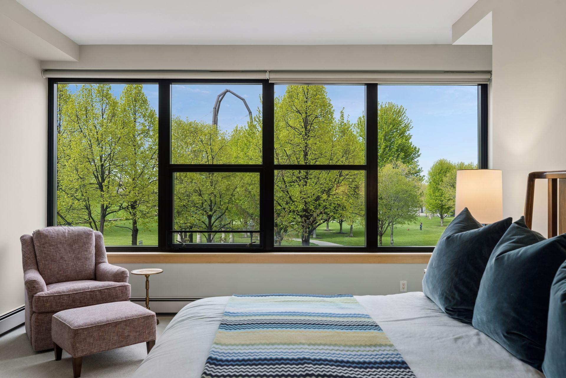 215 10th Avenue S Unit: 212