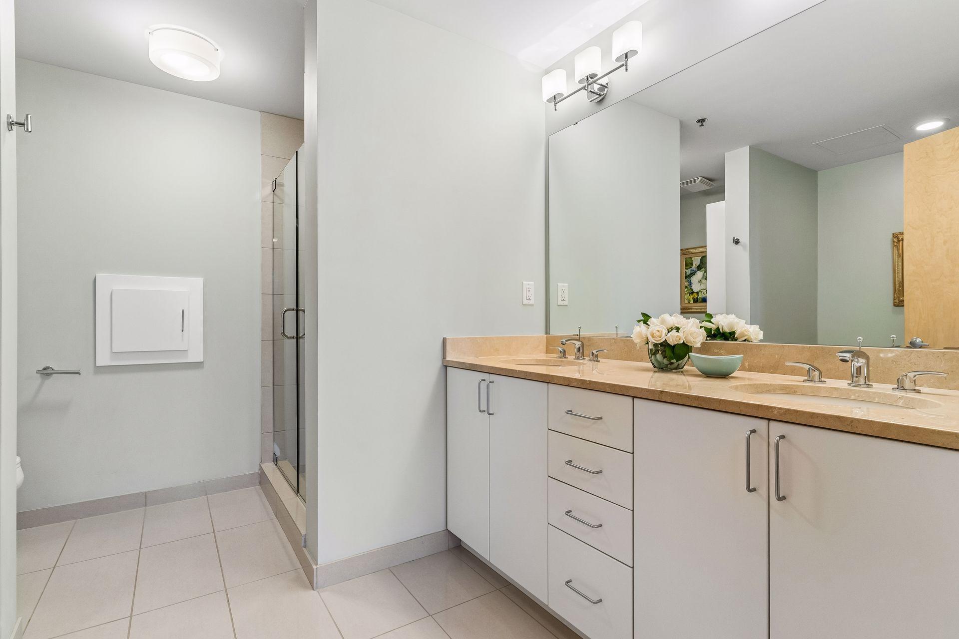 215 10th Avenue S Unit: 212