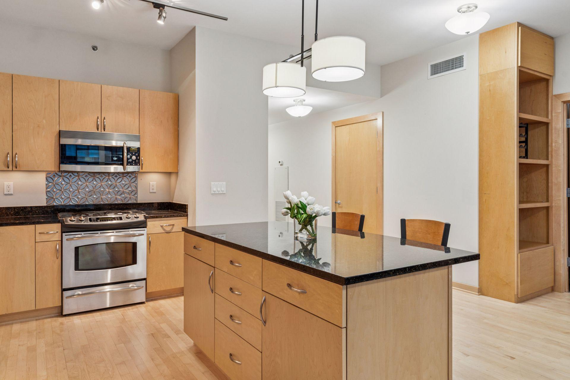 215 10th Avenue S Unit: 533