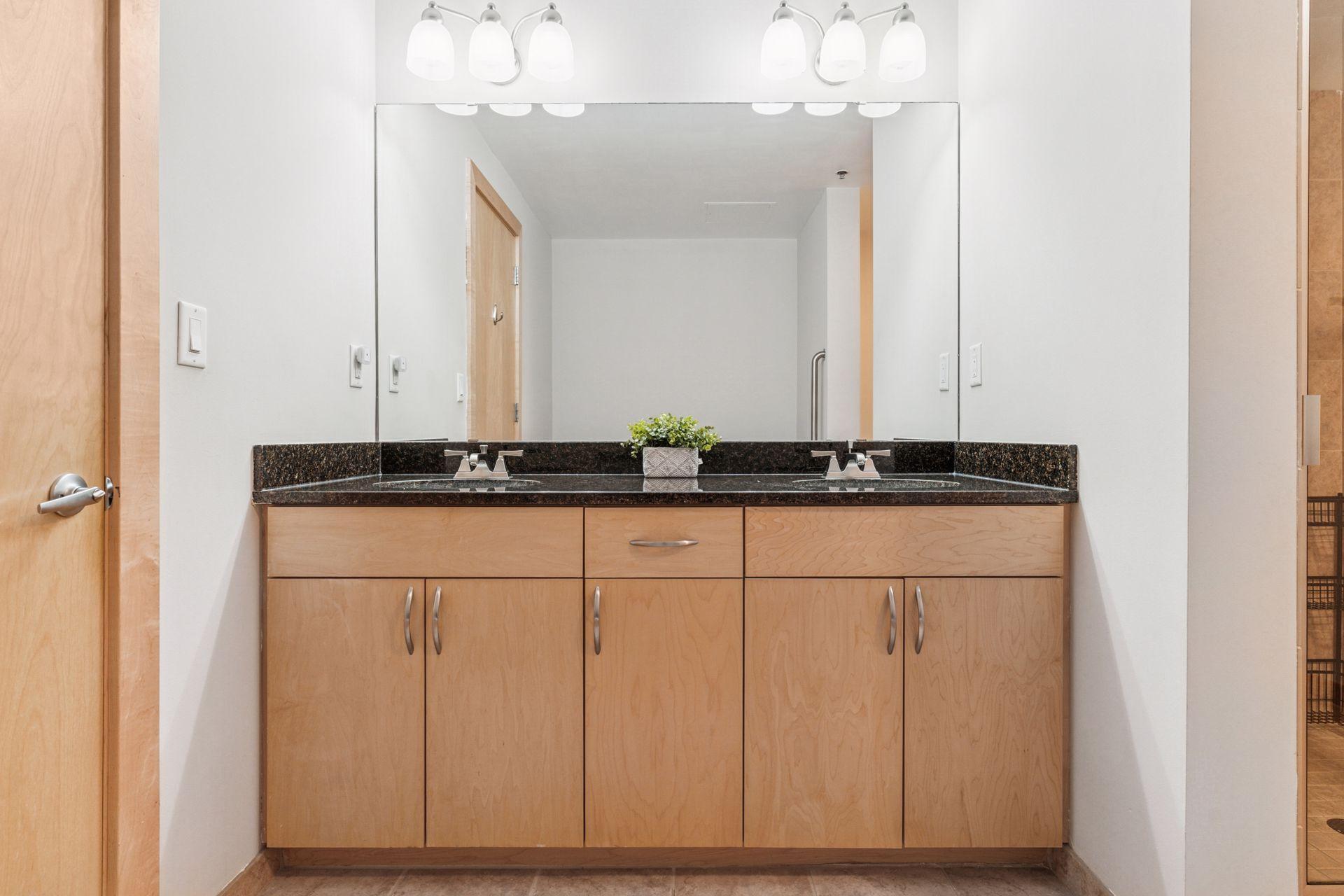 215 10th Avenue S Unit: 533