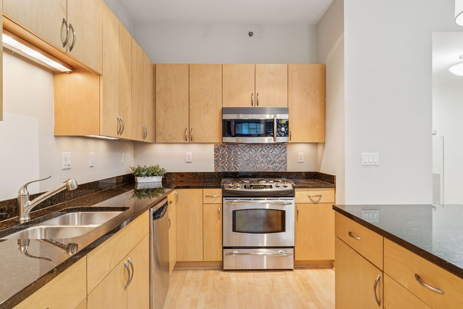 215 10th Avenue S Unit: 533