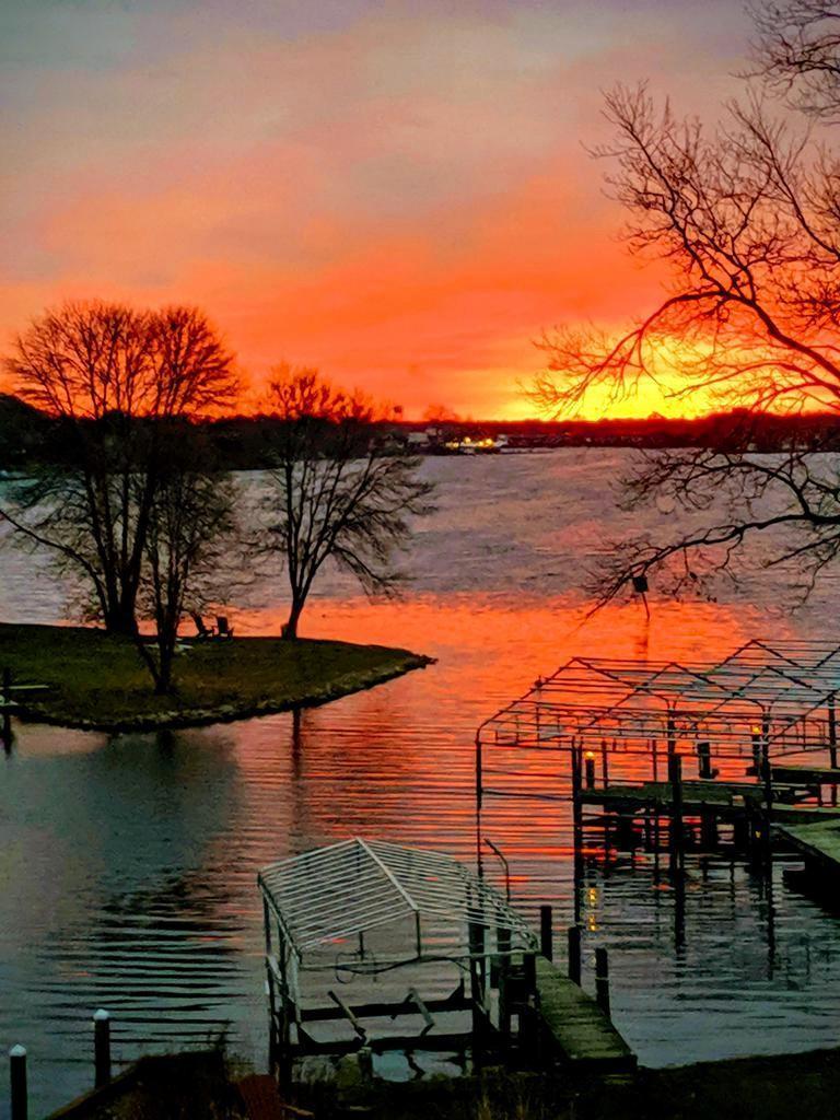 1800 Commerce Boulevard