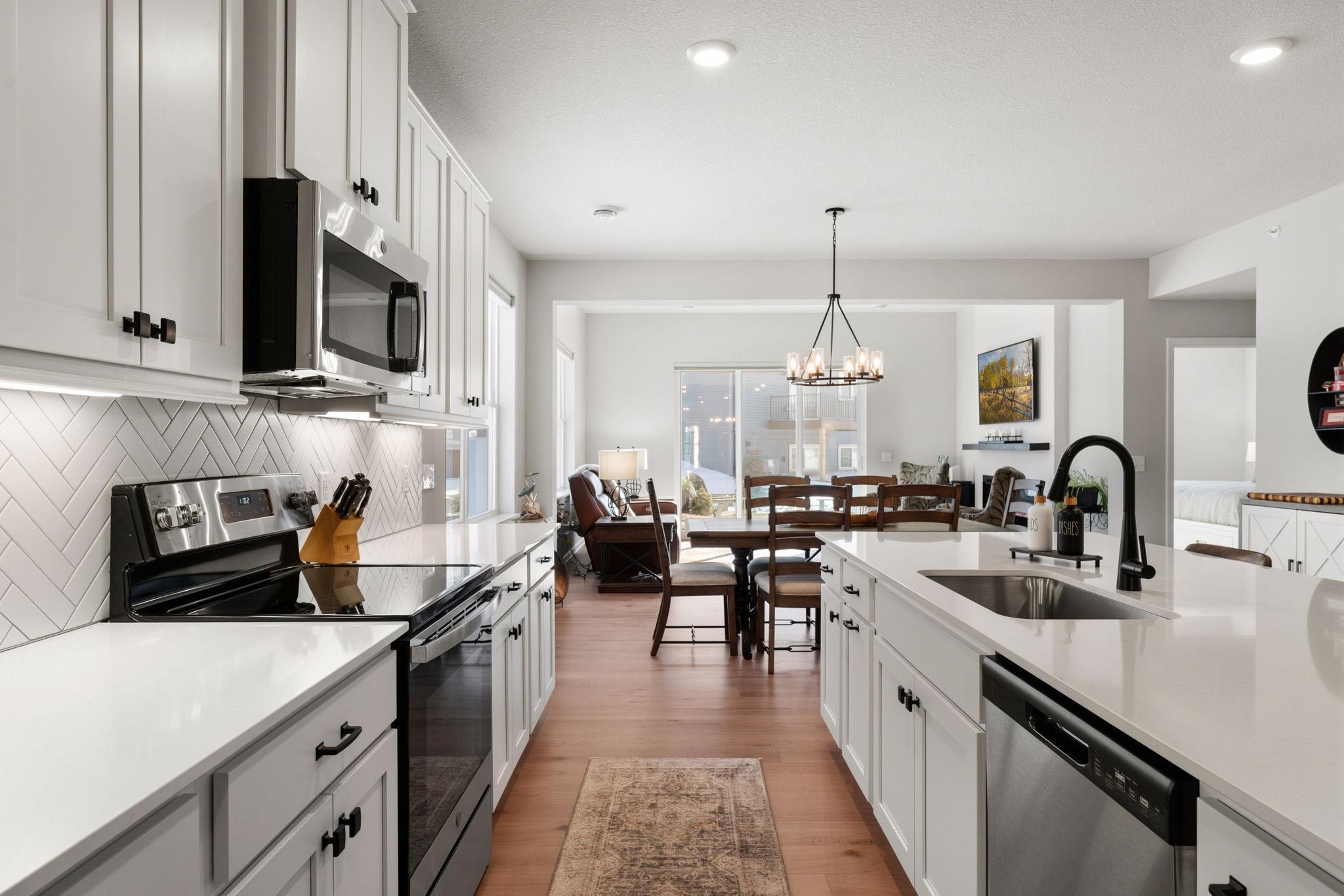 6575 Jocelyn Avenue S