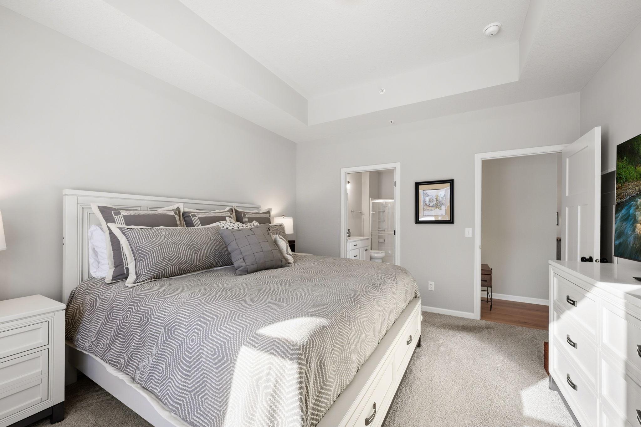 6575 Jocelyn Avenue S