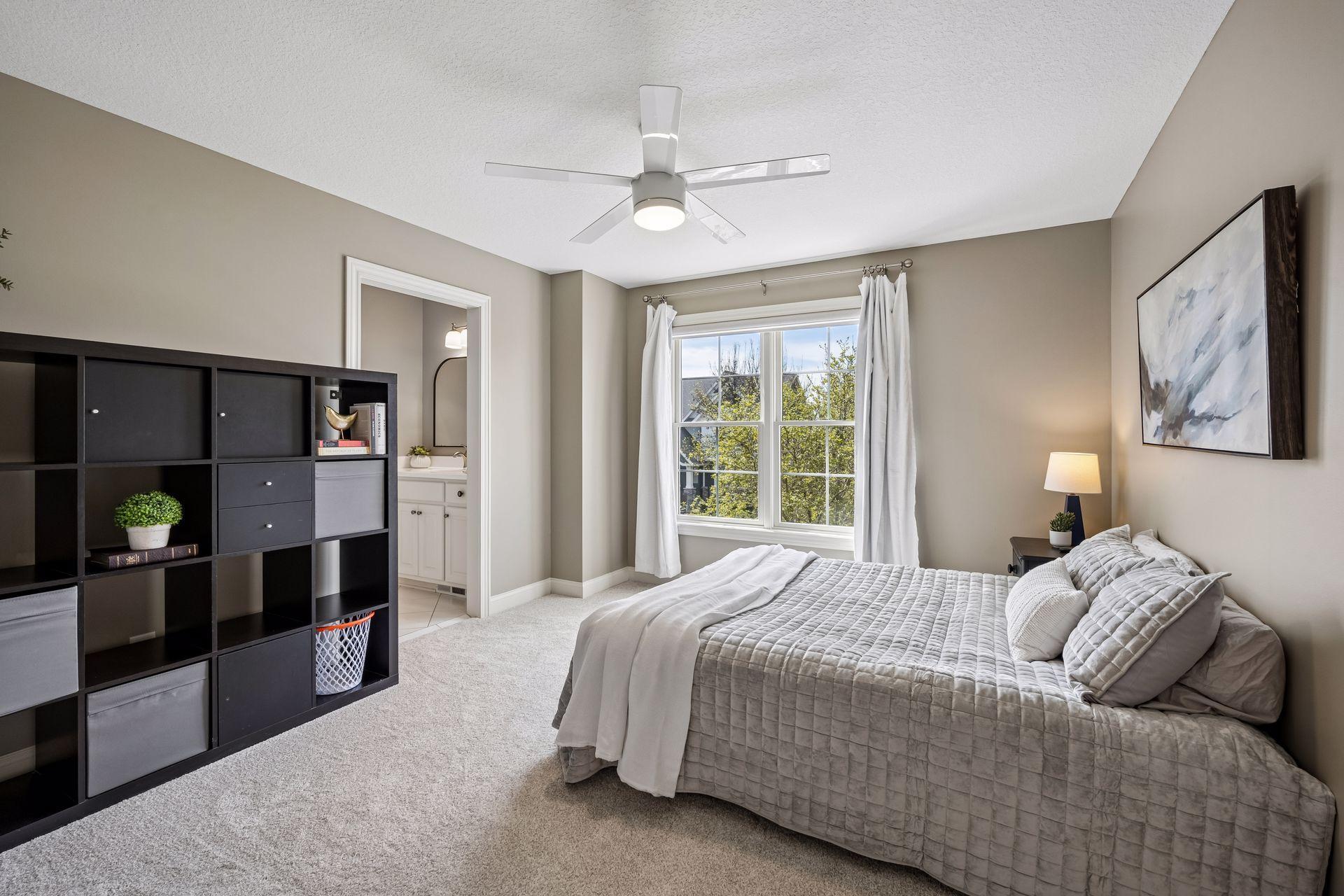 4622 Bluebell Trail N