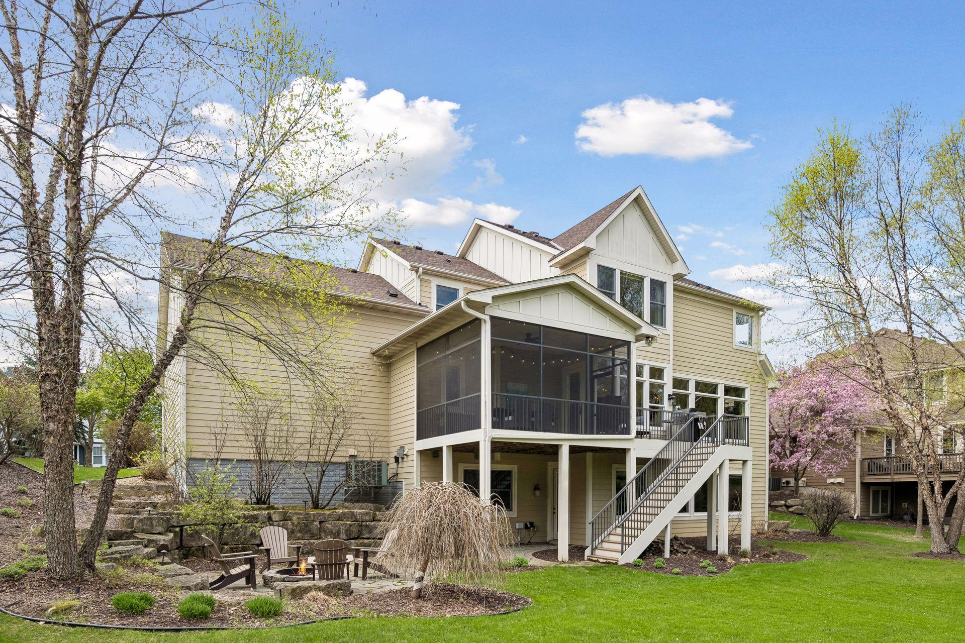 4622 Bluebell Trail N