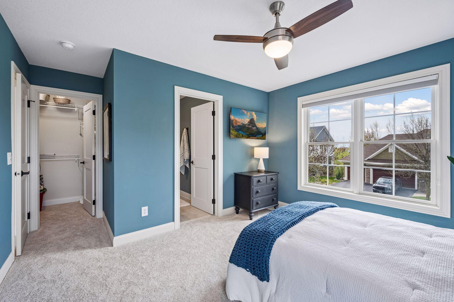 4622 Bluebell Trail N