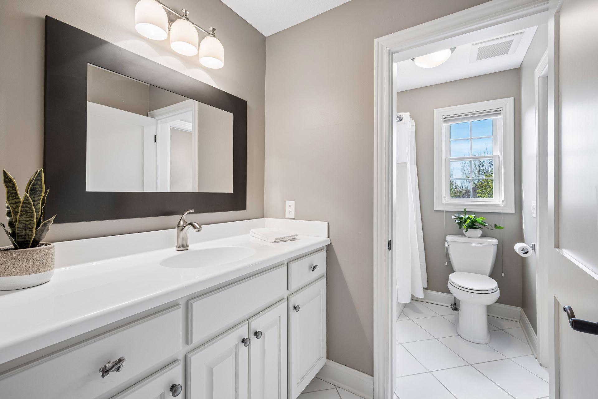 4622 Bluebell Trail N