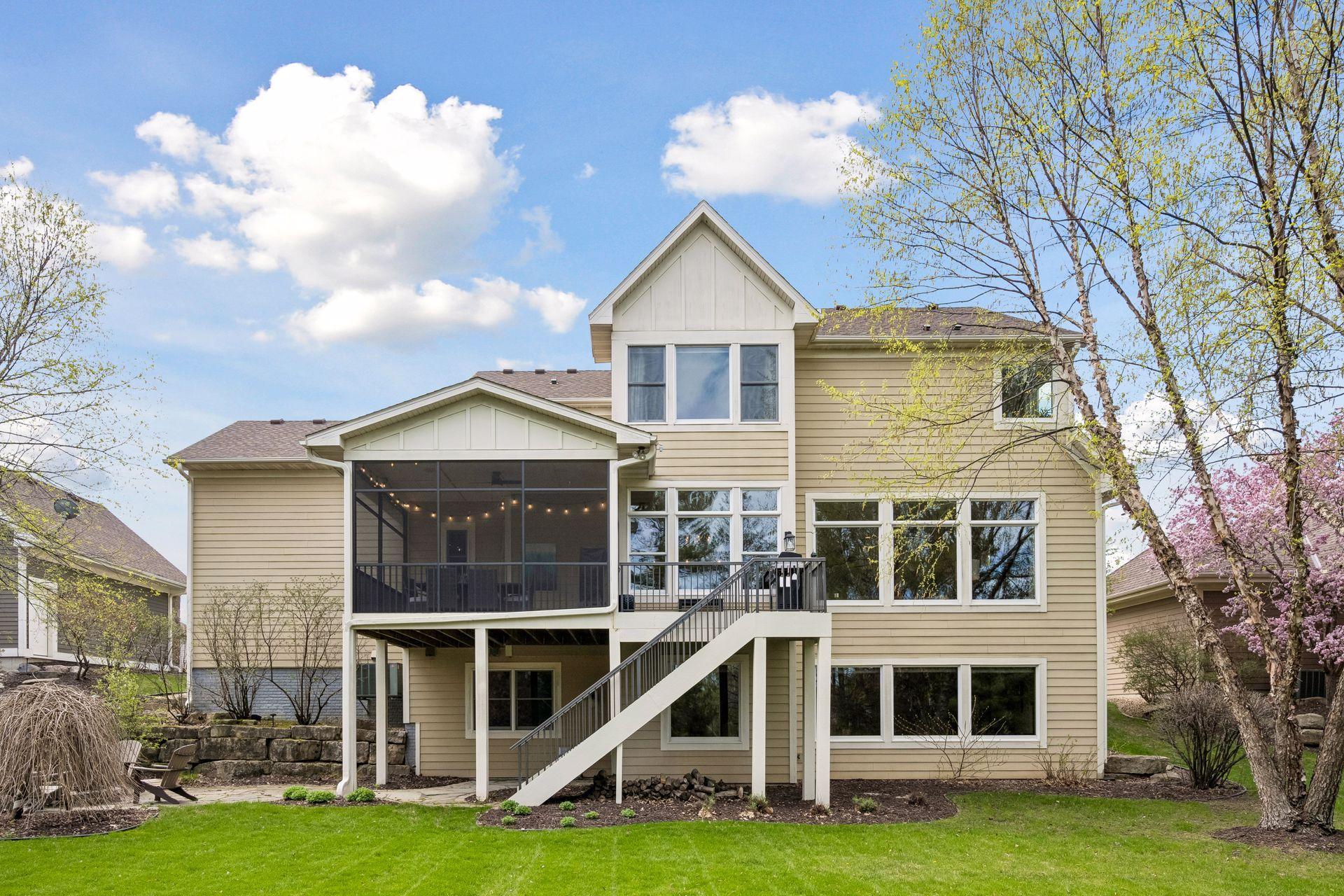 4622 Bluebell Trail N