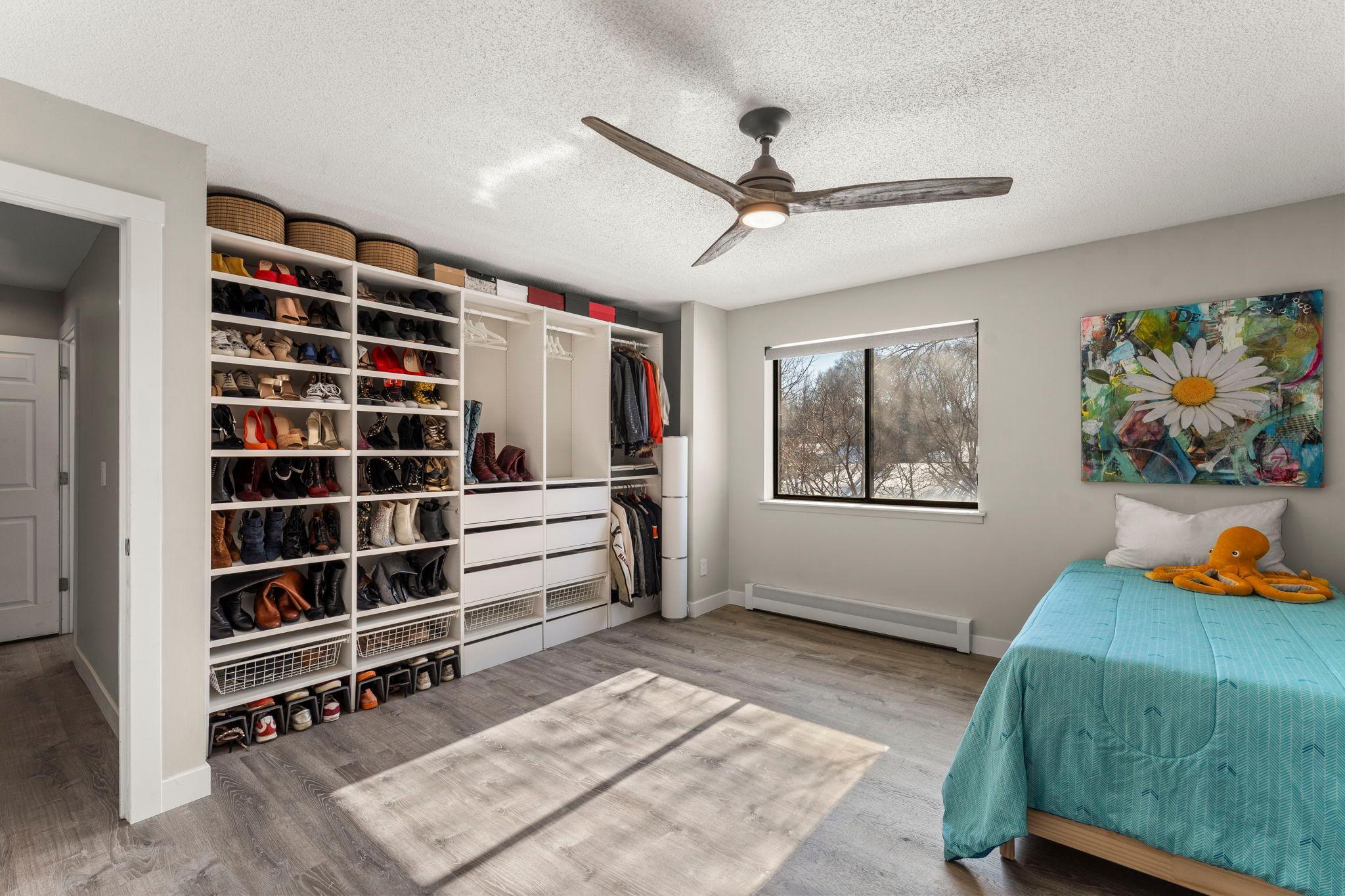 1400 Dakota Avenue S Unit: 210