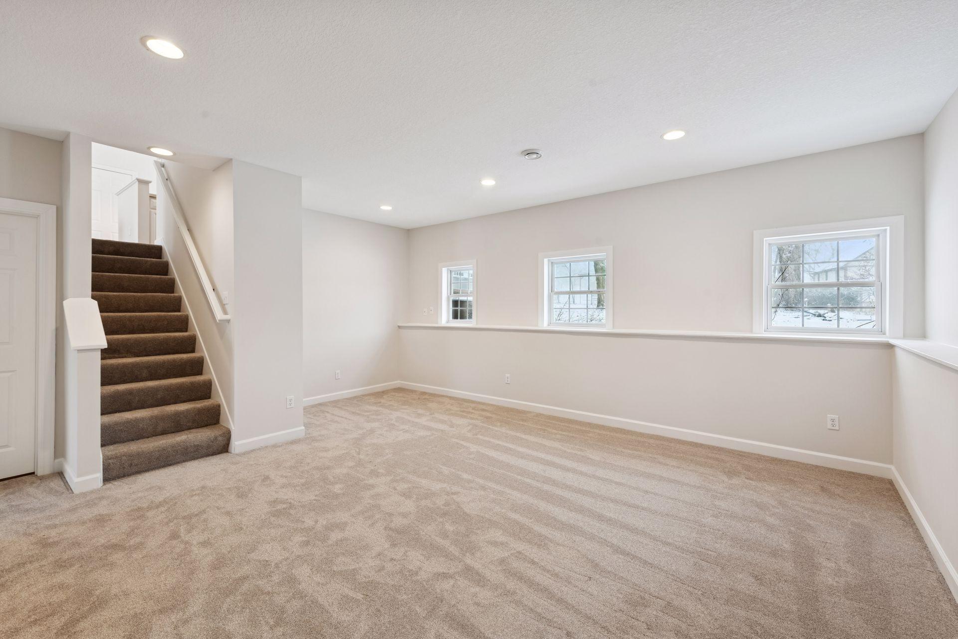 305 County Road 10 SE