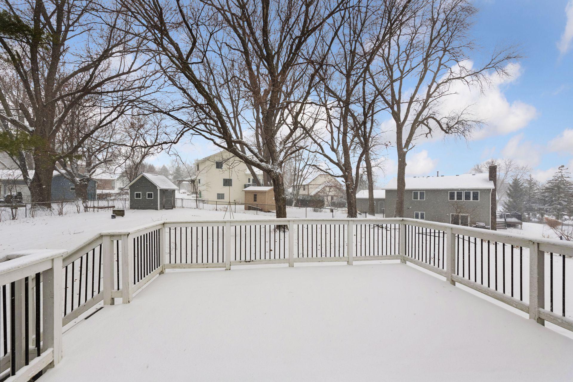 305 County Road 10 SE