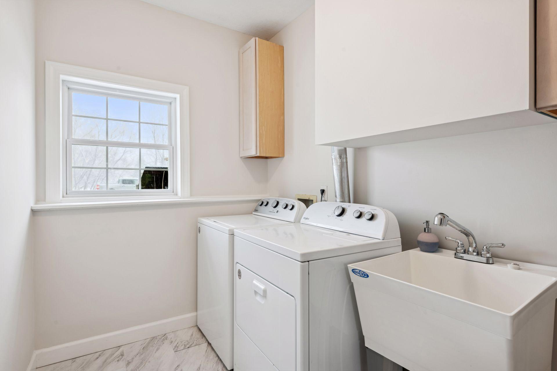 305 County Road 10 SE