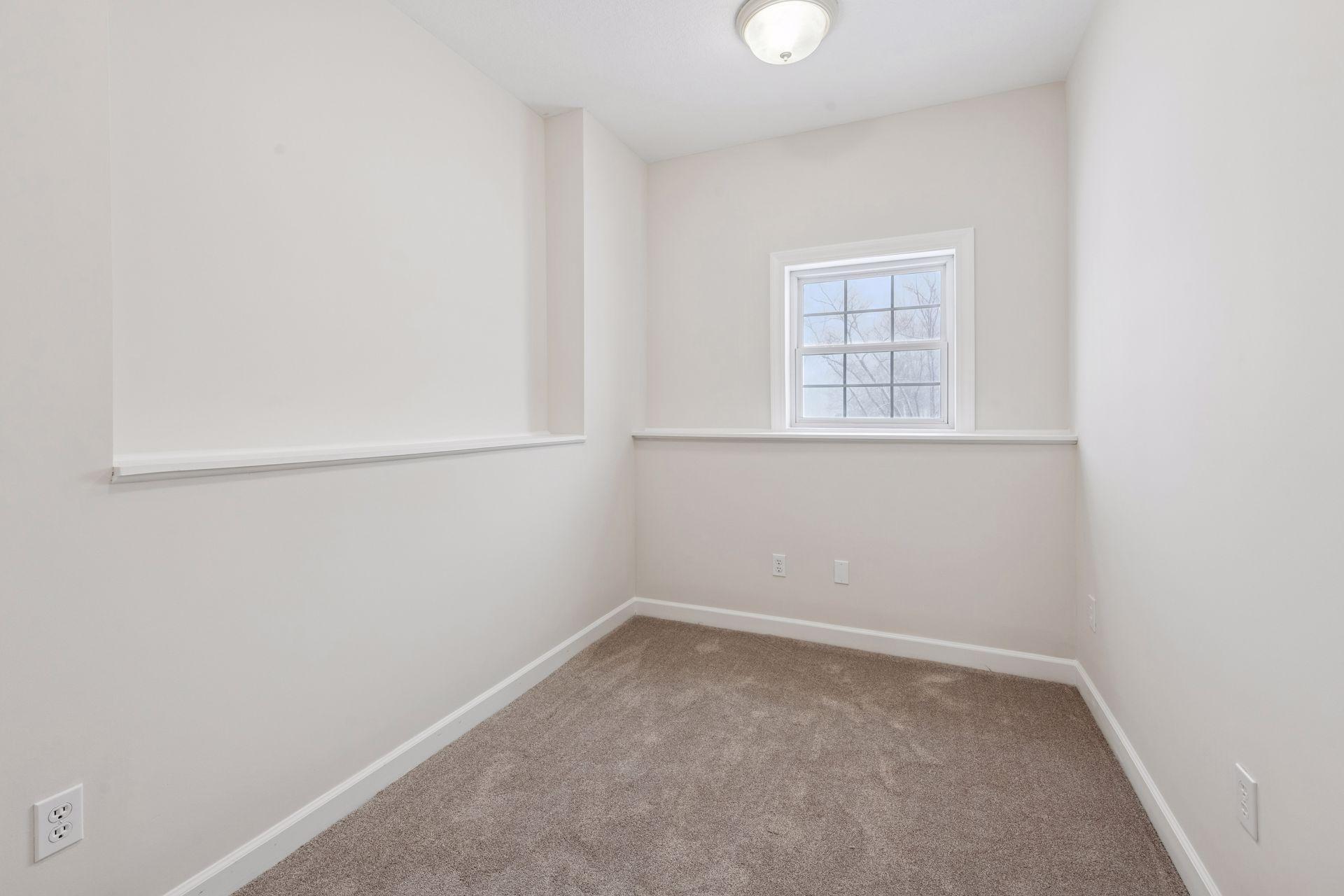 305 County Road 10 SE