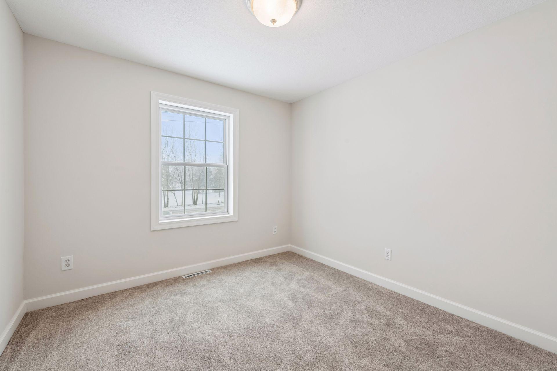 305 County Road 10 SE