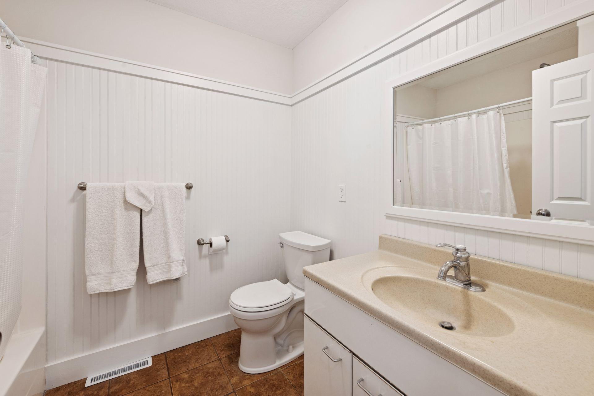 305 County Road 10 SE