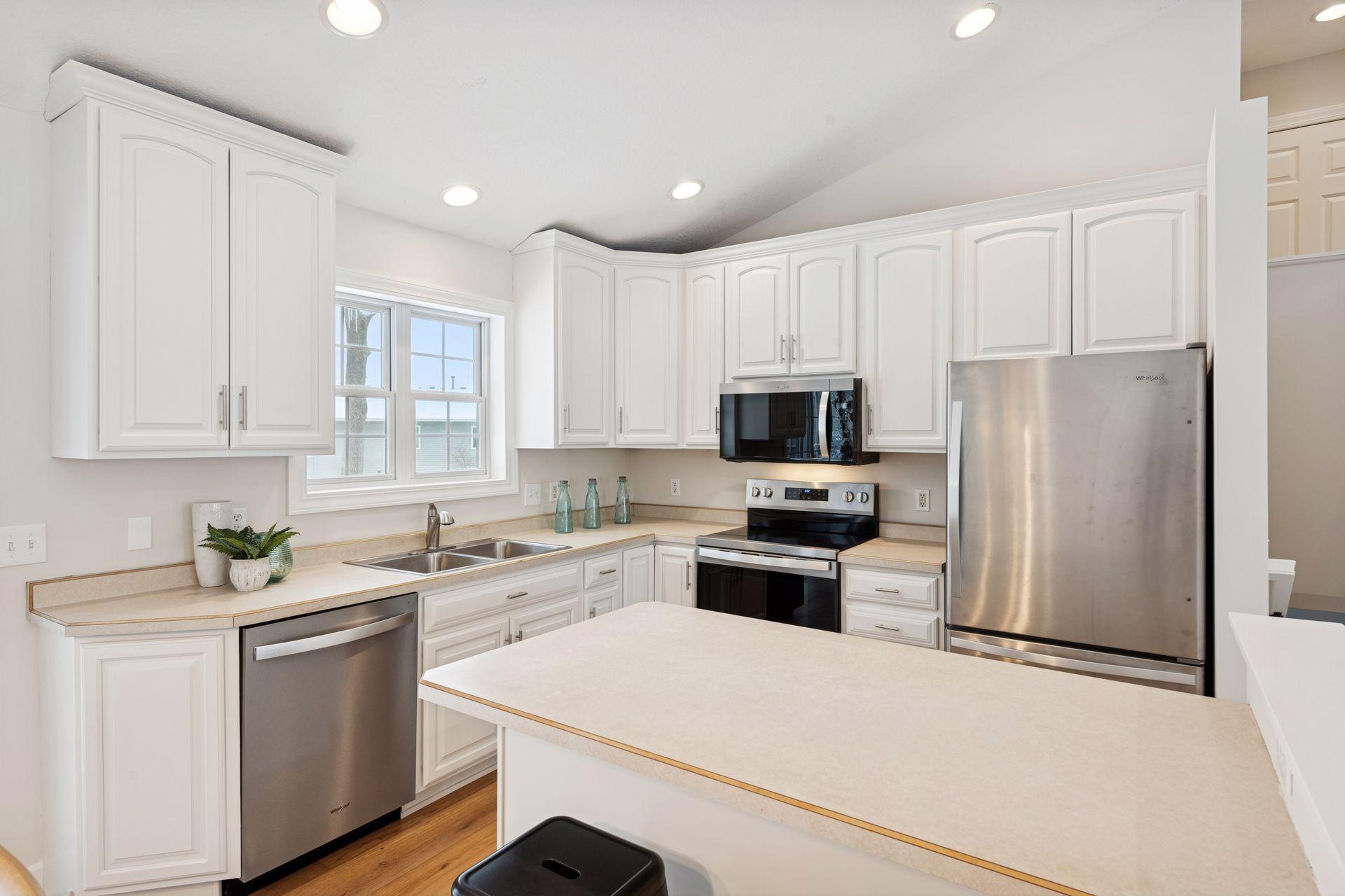 305 County Road 10 SE