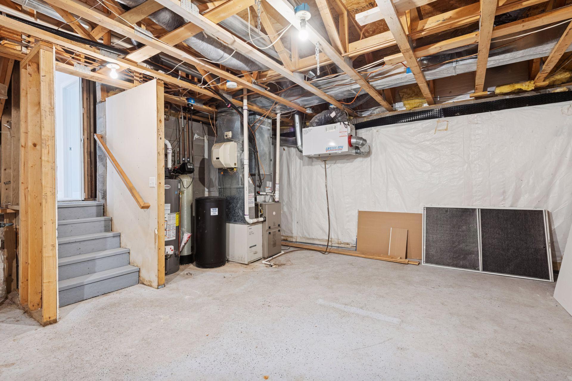 305 County Road 10 SE