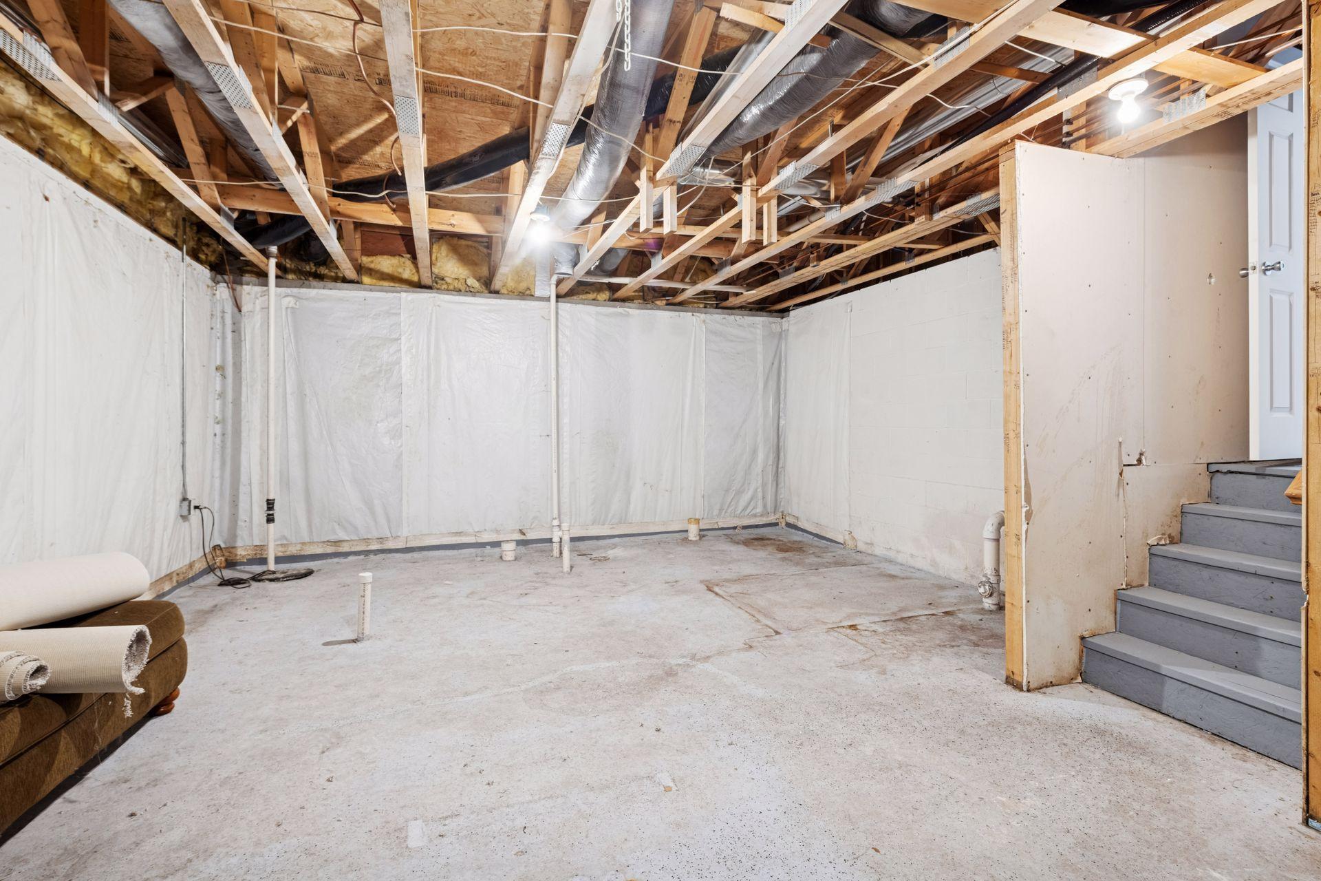 305 County Road 10 SE