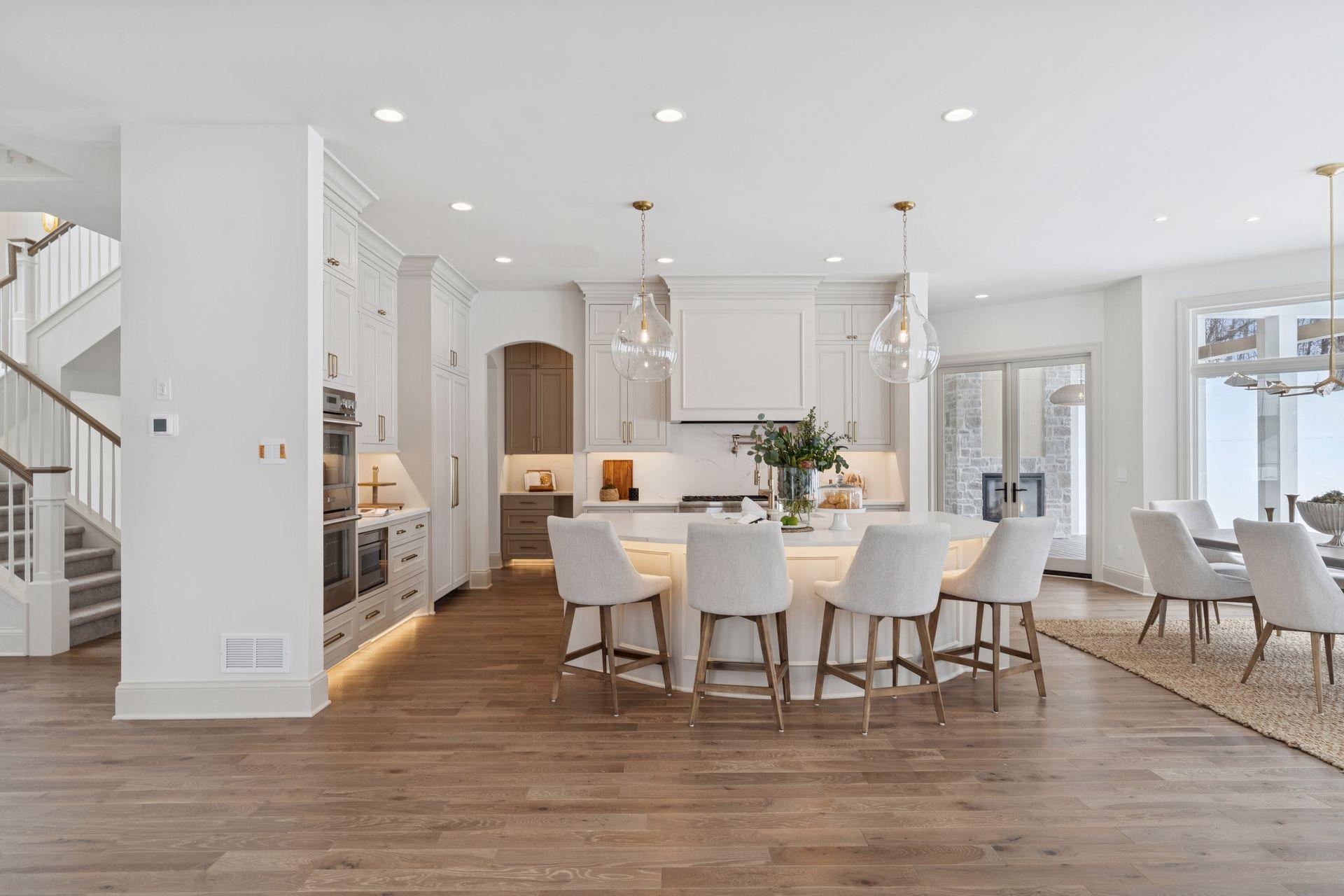 285 North Shore Dr